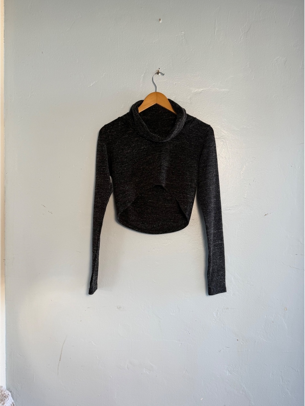 Cabi Women's Dark Gray Cropped Long Sleeve Turtleneck Sweater [COPY]